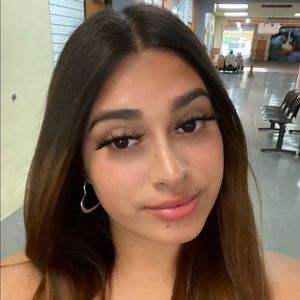 Meet your Posher, Brenda